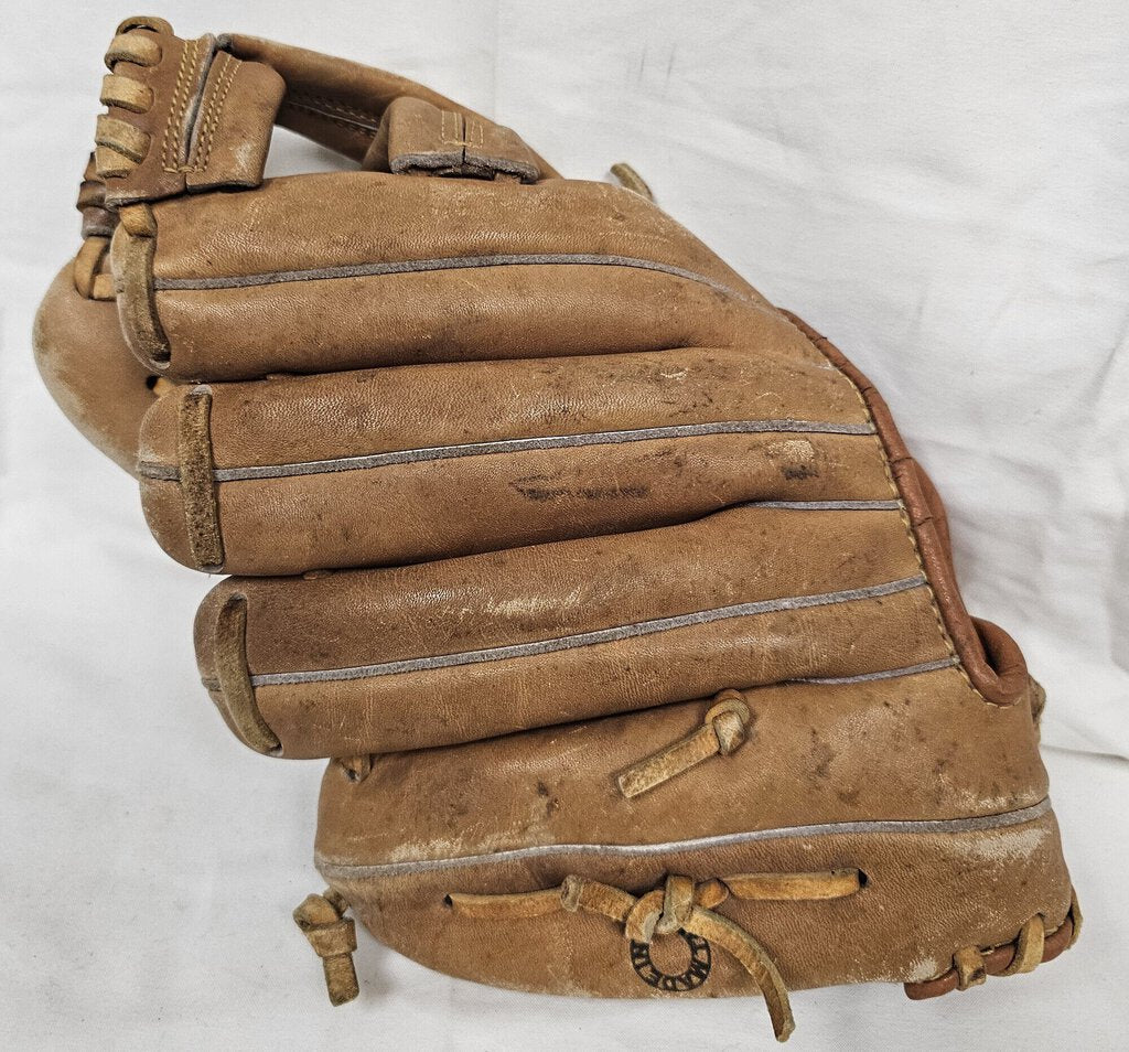Rawlings RBG Baseball Glove, Right Hand Throw, Size: 10.5"
