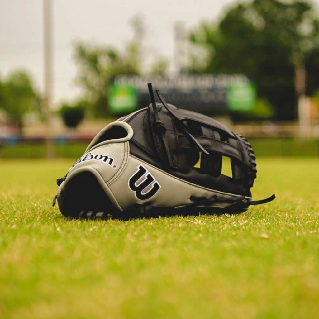 2024-2025 A1000® 1750 12.5” Outfield Baseball Glove