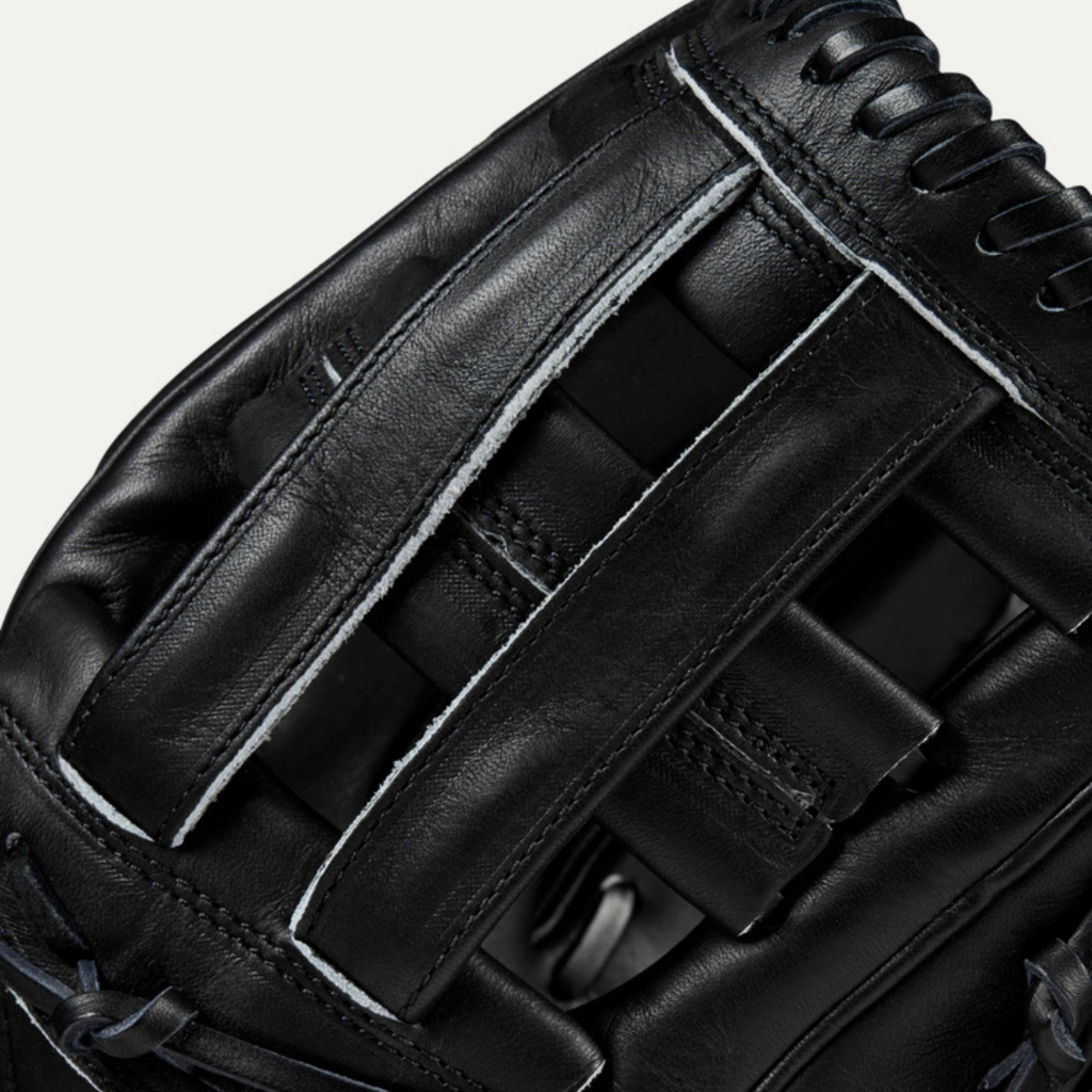 WILSON 2024 Baseball Classics Series A2000 DW5 12” Infield Baseball Glove
