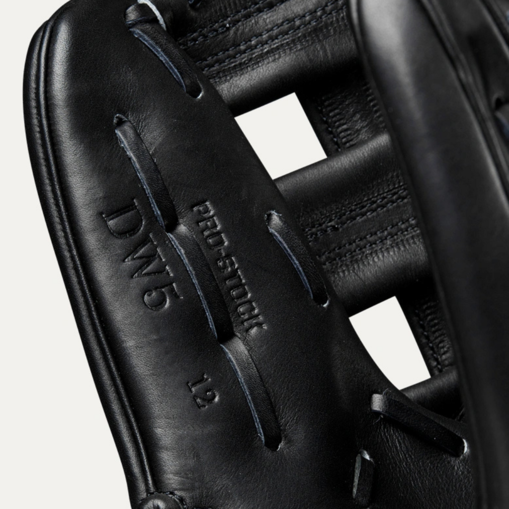 WILSON 2024 Baseball Classics Series A2000 DW5 12” Infield Baseball Glove