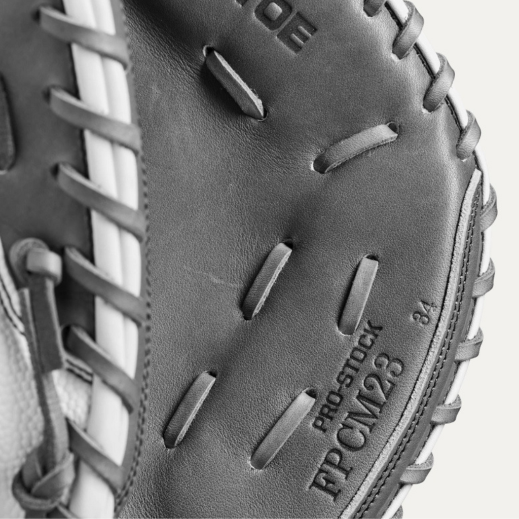 Wilson® 2024 Fastpitch Classics Series A2000 FPCM23SS 34” Fastpitch Catcher’s Mitt