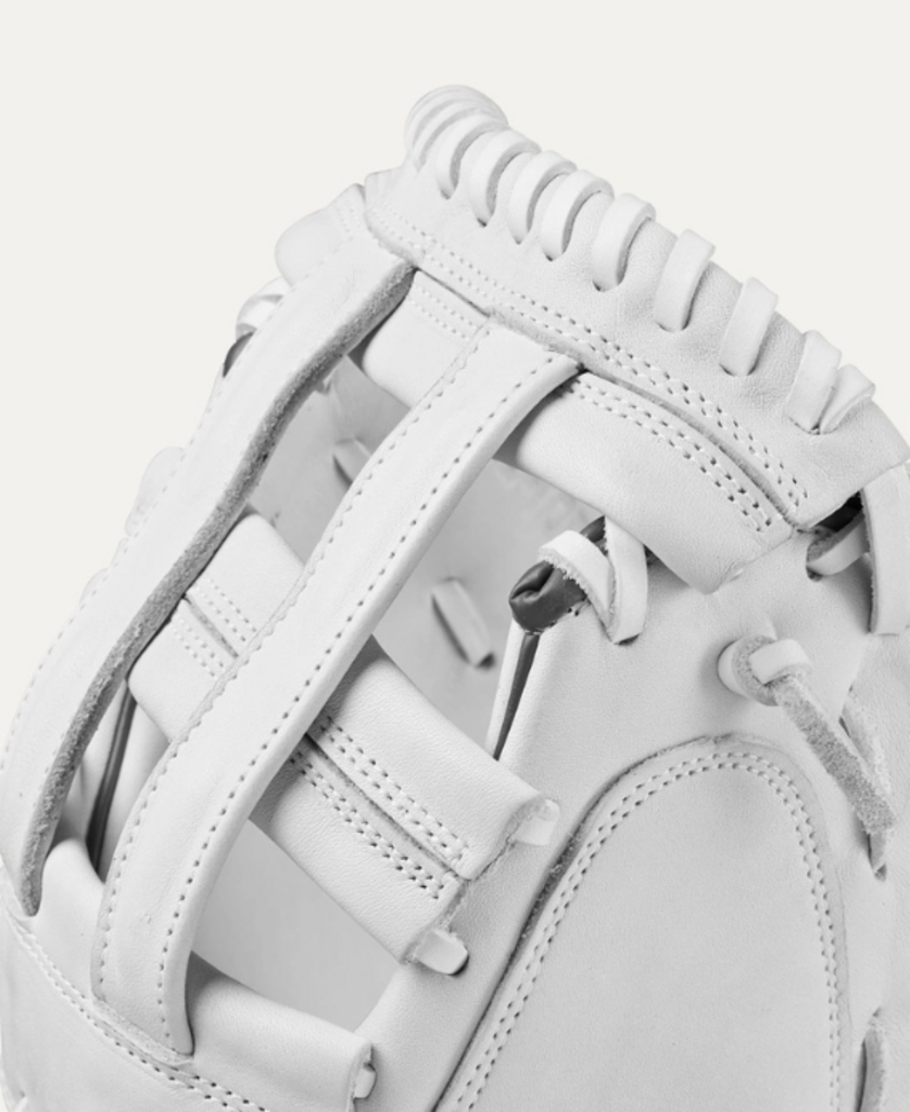 Wilson® 2024-2025 A1000® CM33 33” Fastpitch Softball Catcher’s Mitt