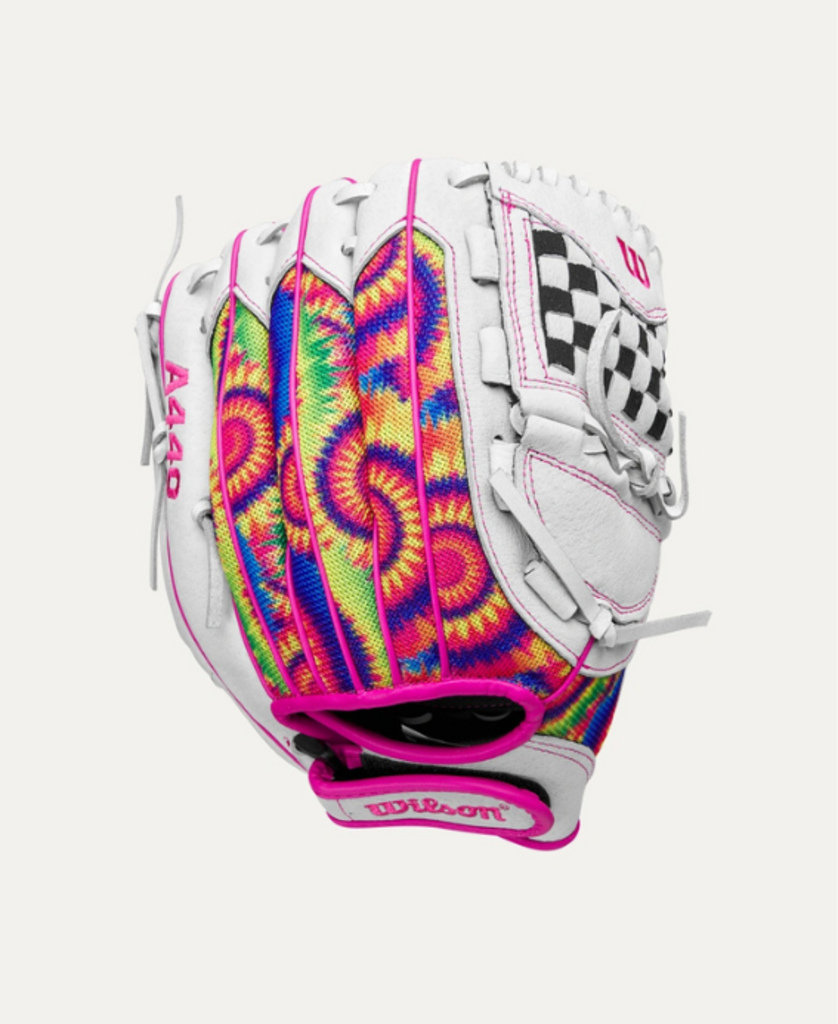 Wilson® 2024 A440™ Flash™ 11.5” Youth Infield Fastpitch Softball Glove