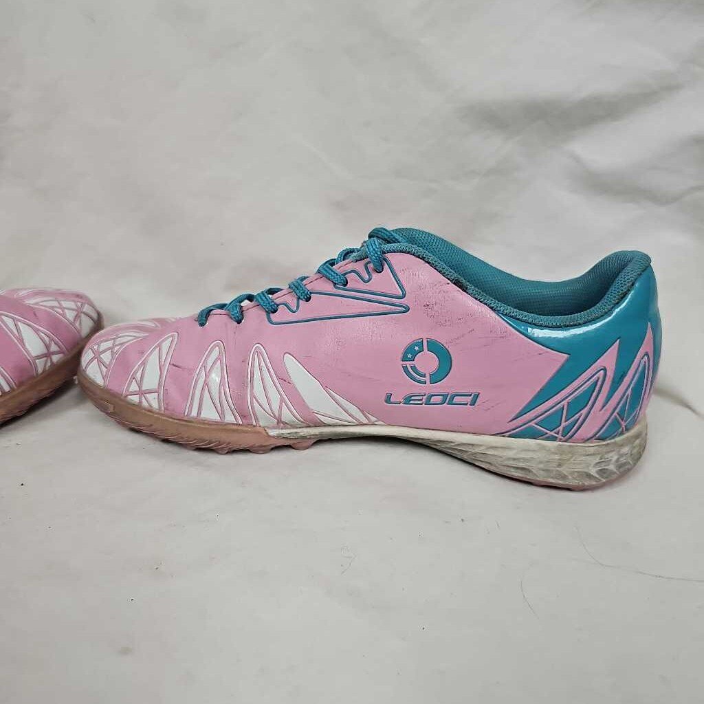 Leoci Turf Cleat