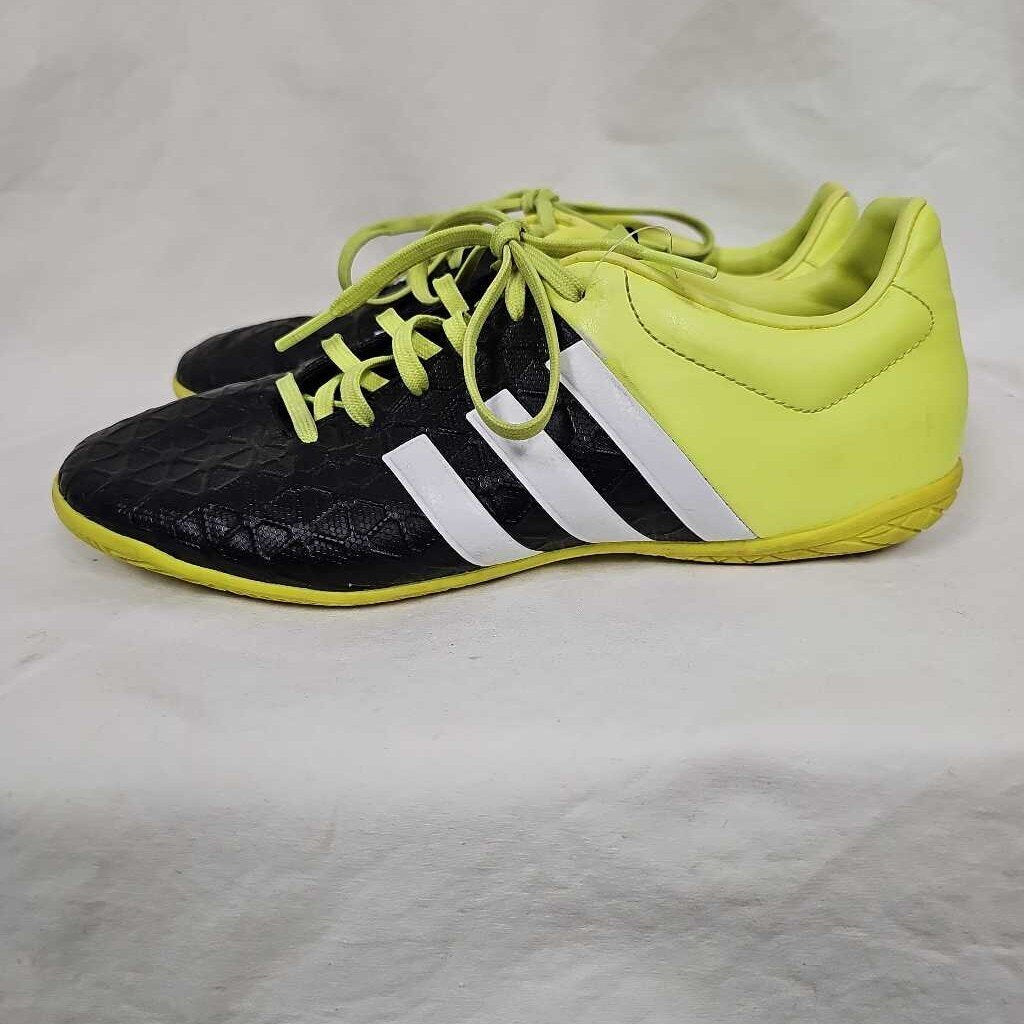 Addidas Indoor Soccer Shoes, Men's Size 7