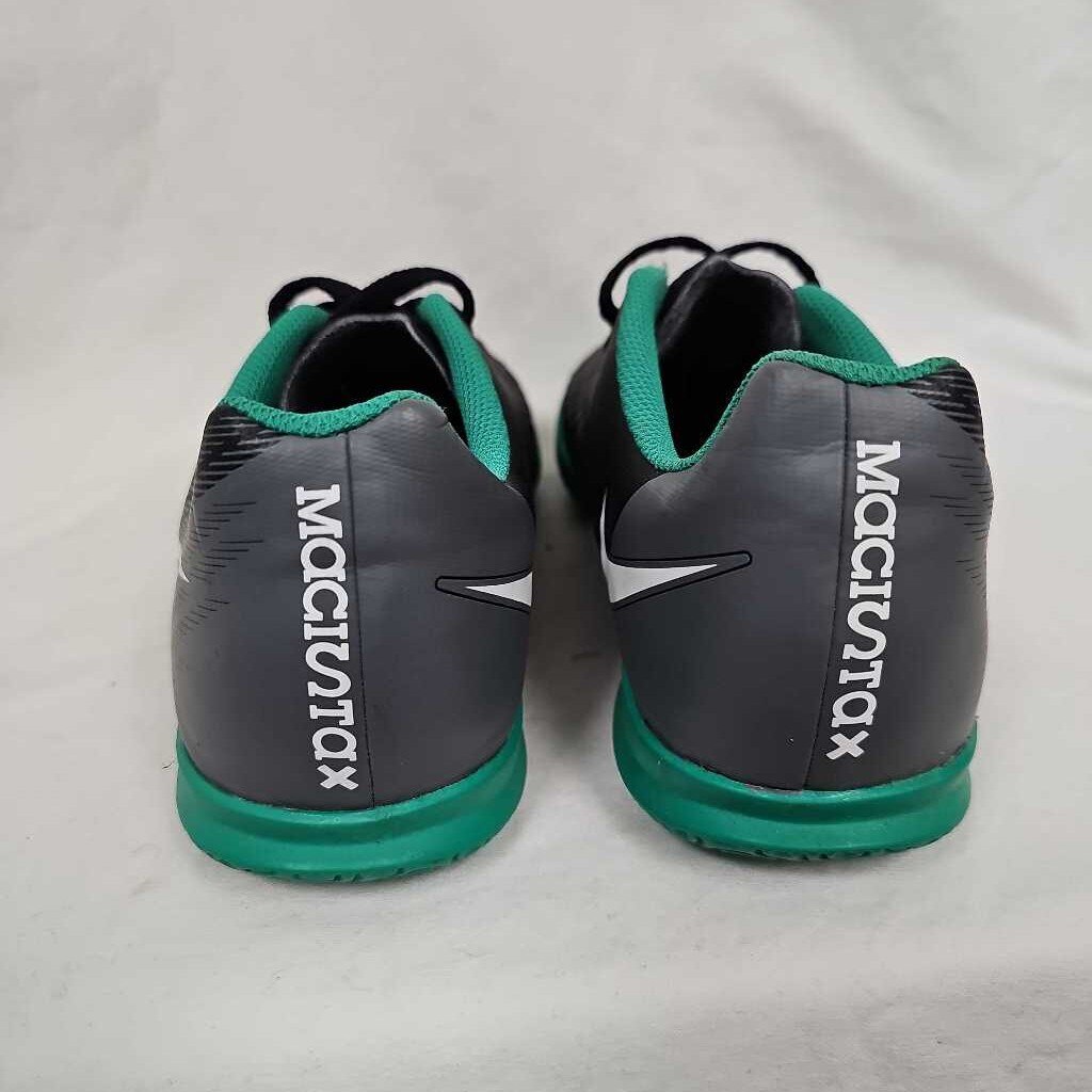 Nike MagistaX Indoor Soccer Shoe, Size 6