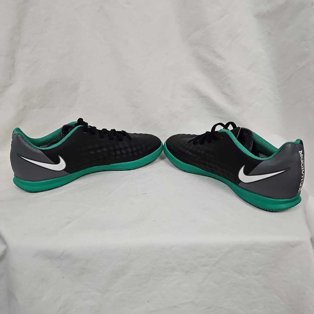Nike MagistaX Indoor Soccer Shoe, Size 6