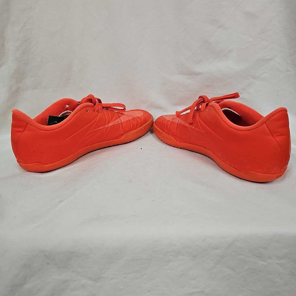 Nike Indoor Soccer Shoes, Size 4.5