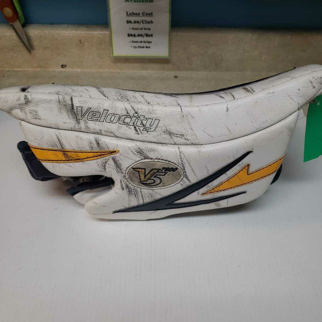 Vaughn Velocity V5 7800 Blocker, Hockey, Size: Sr. RH