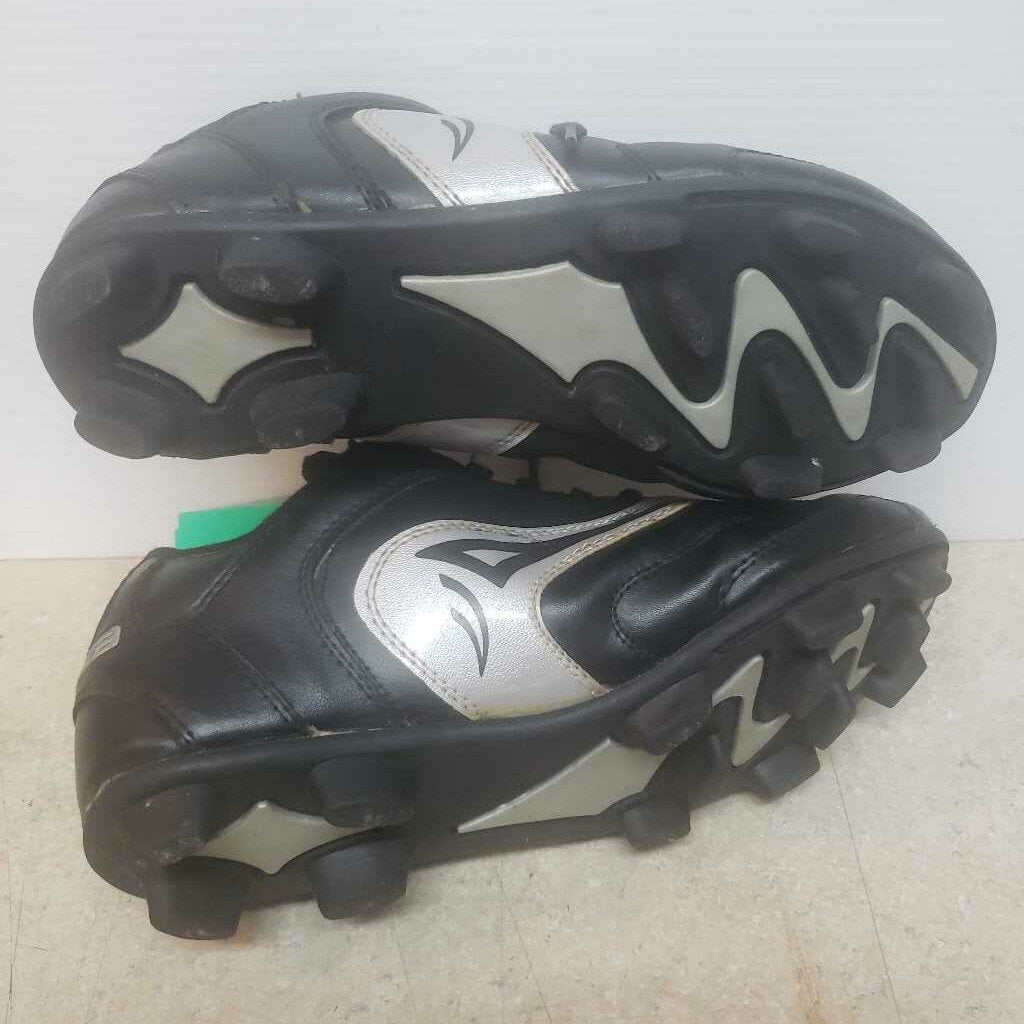 Firenza Soccer Cleats, Size: 5.5