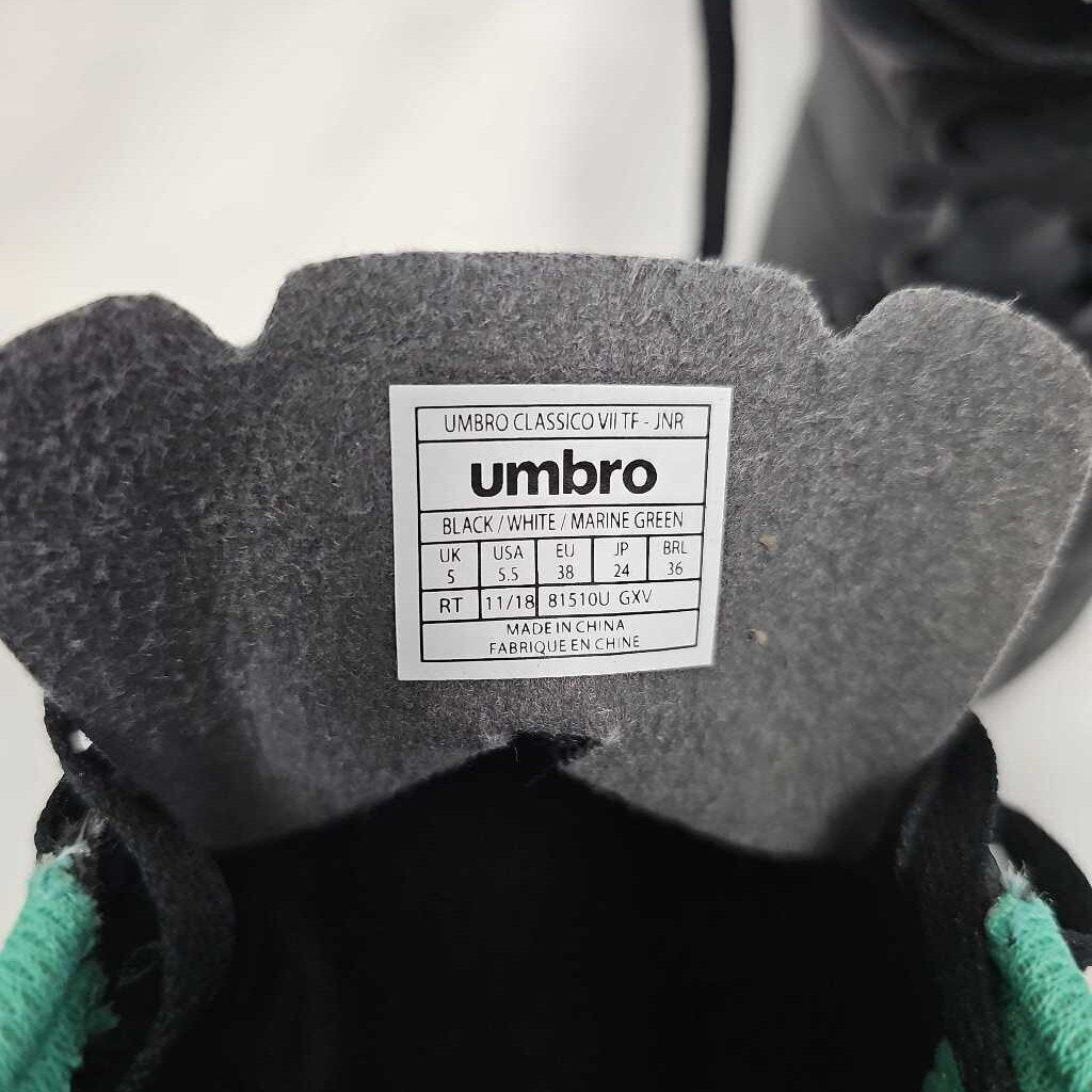 Umbro Classico VII Turf Shoes