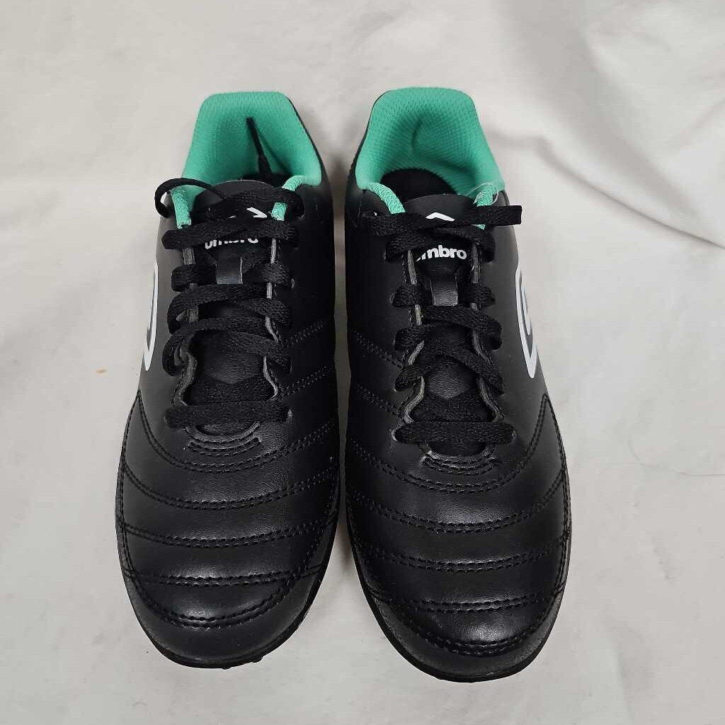 Umbro Classico VII Turf Shoes
