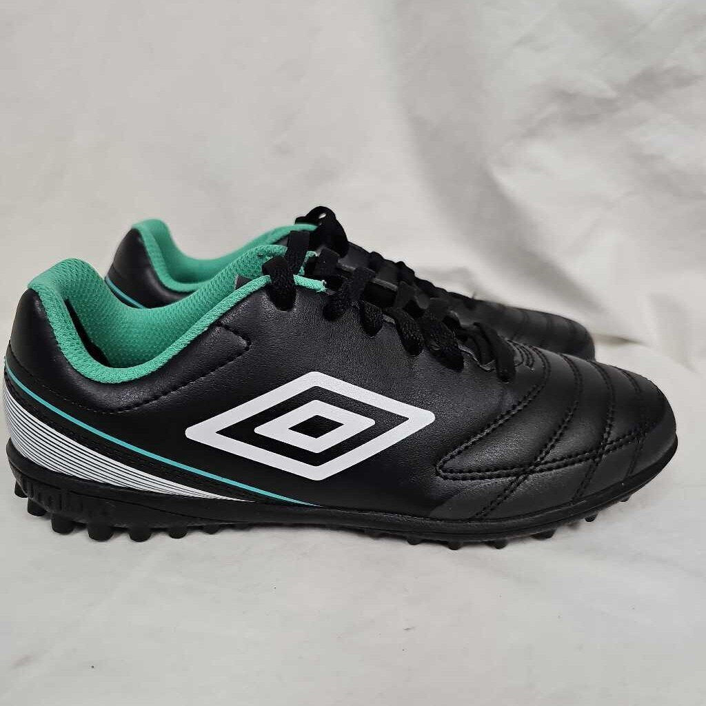 Umbro Classico VII Turf Shoes