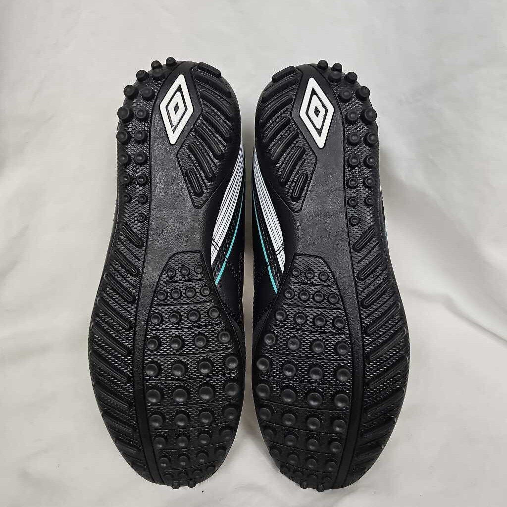 Umbro Classico VII Turf Shoes