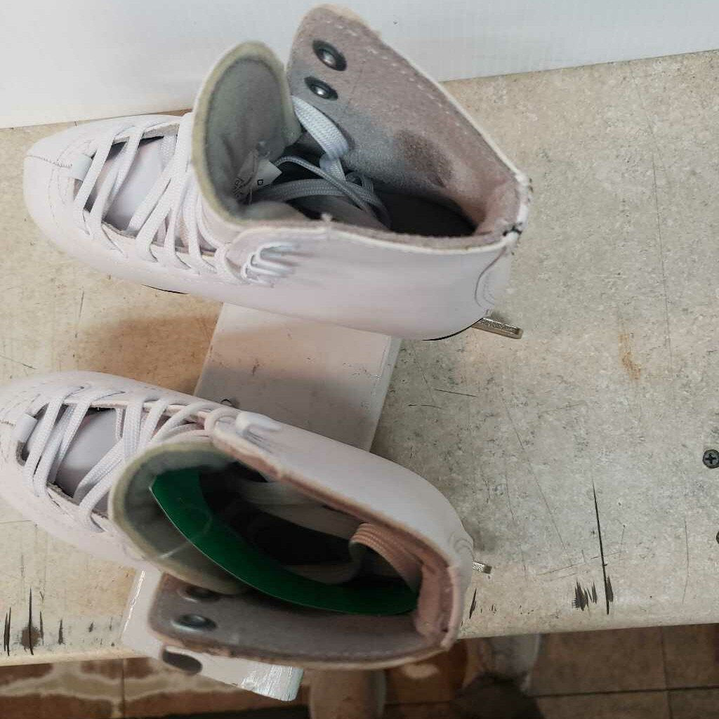 American Model 514 Youth Figure Skates, Size Y13