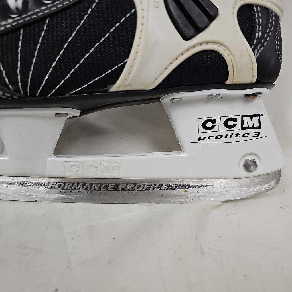 CCM 652P Super Tacks Junior Hockey Skates, Size 1.5