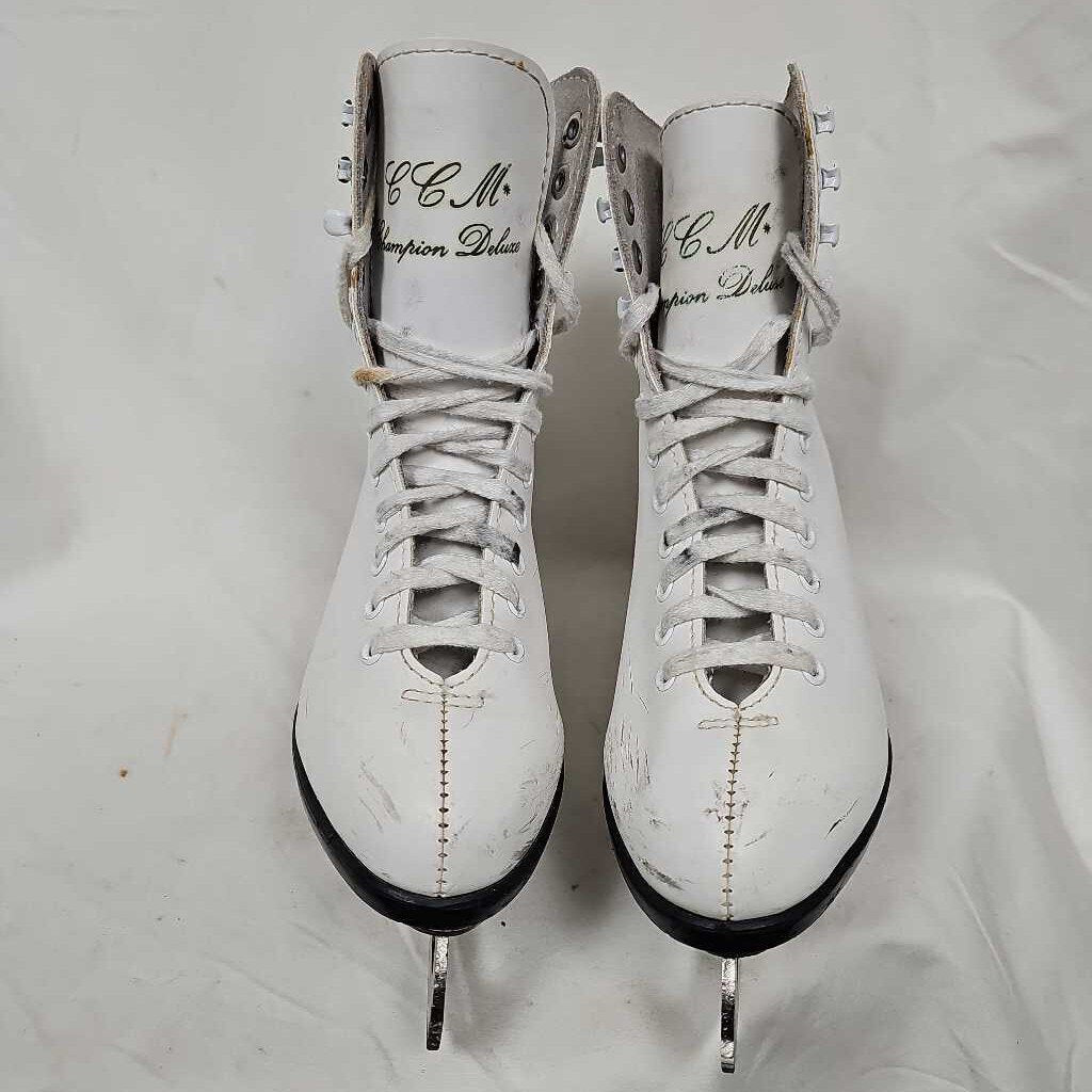 CCM Champion Deluxe Women's Figure Skates, Size 6