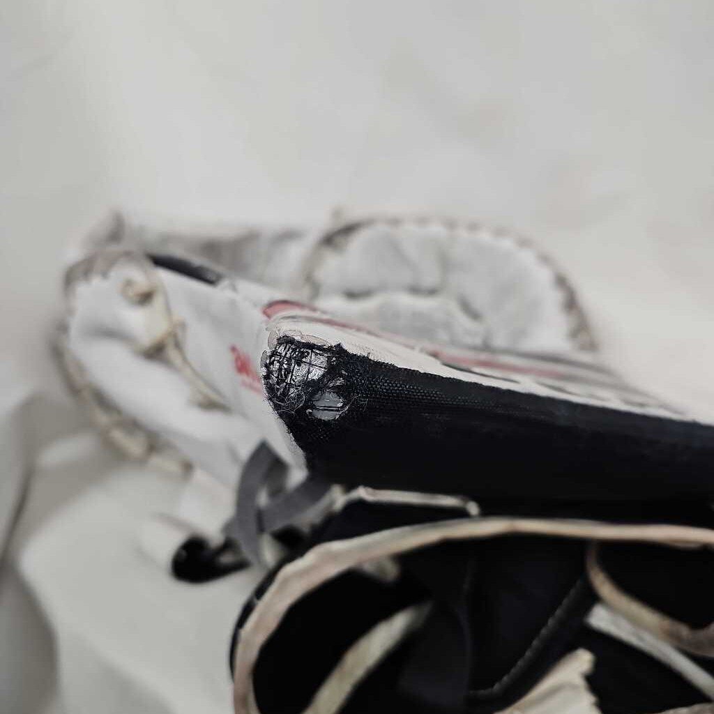 CCM P2.5 Junior Goalie Catch Glove, Regular Hand