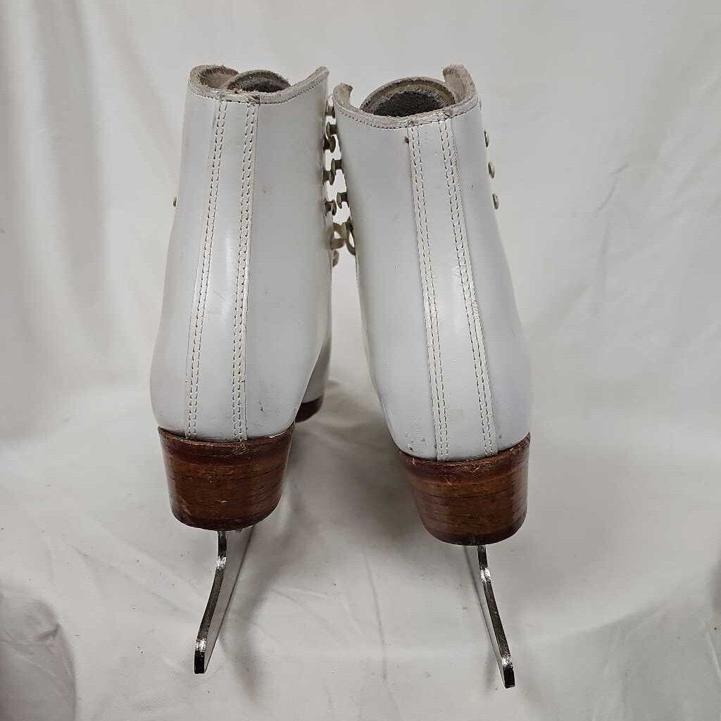 Riedell Ladie's Figure Skate, Size 5.5 A