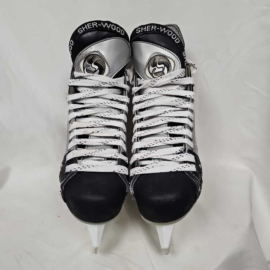 Sherwood Raptor 8 Junior Hockey Skates, Size 4.5