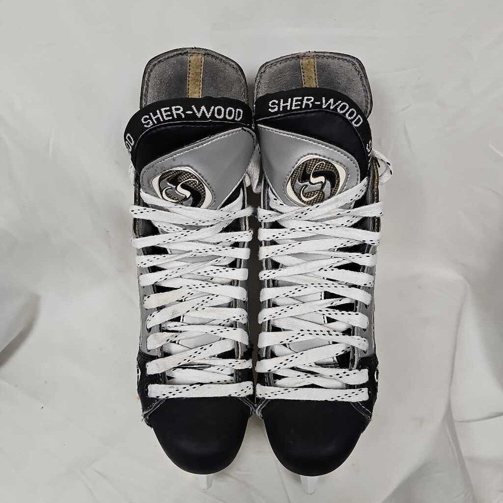 Sherwood Raptor 8 Junior Hockey Skates, Size 4.5