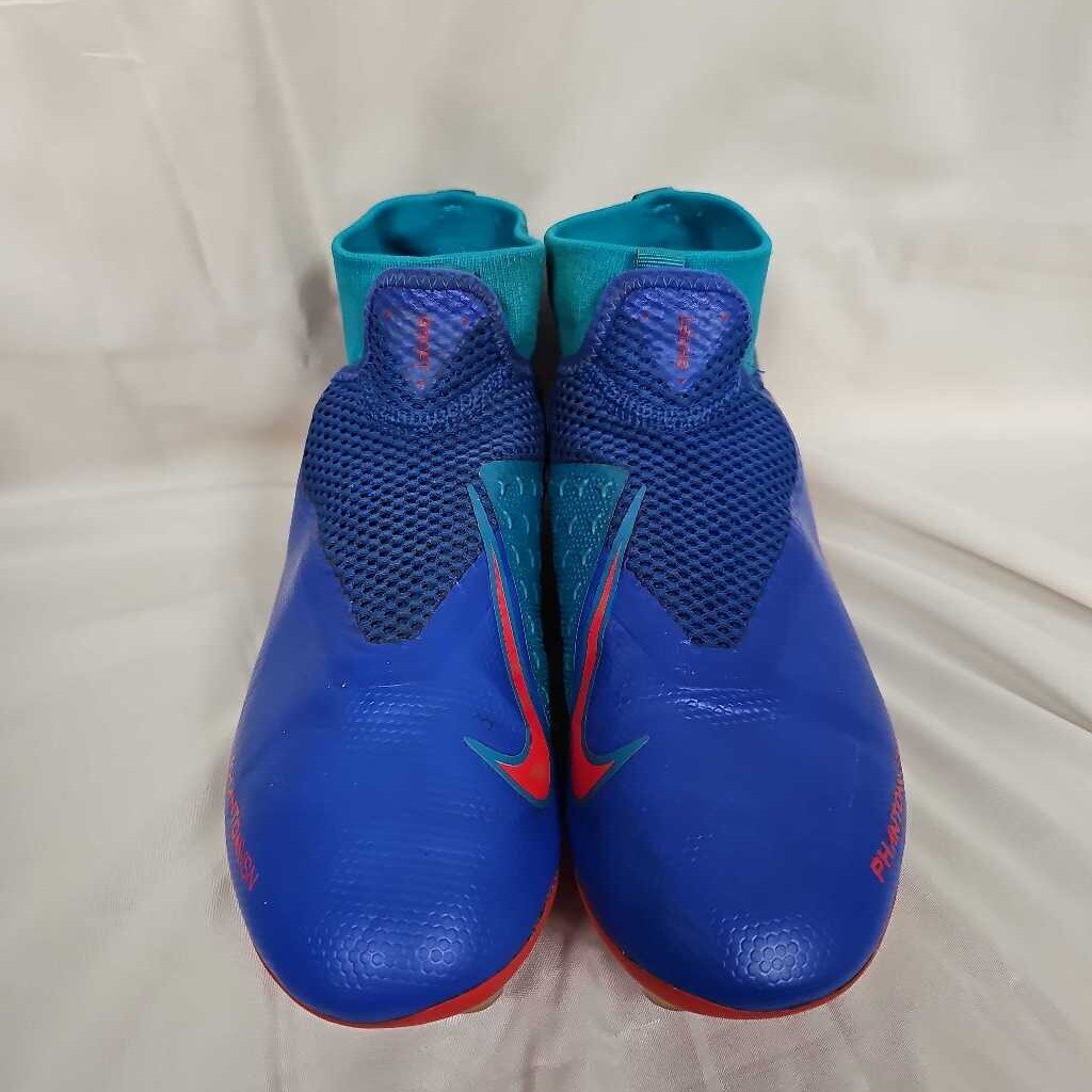 Nike Phantom VSN Soccer Cleats, Size 5