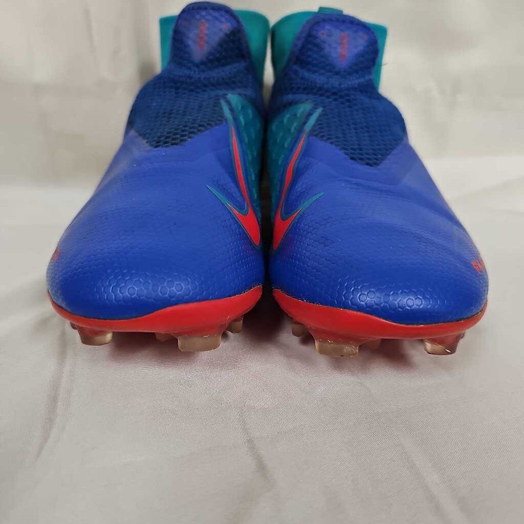 Nike Phantom VSN Soccer Cleats, Size 5