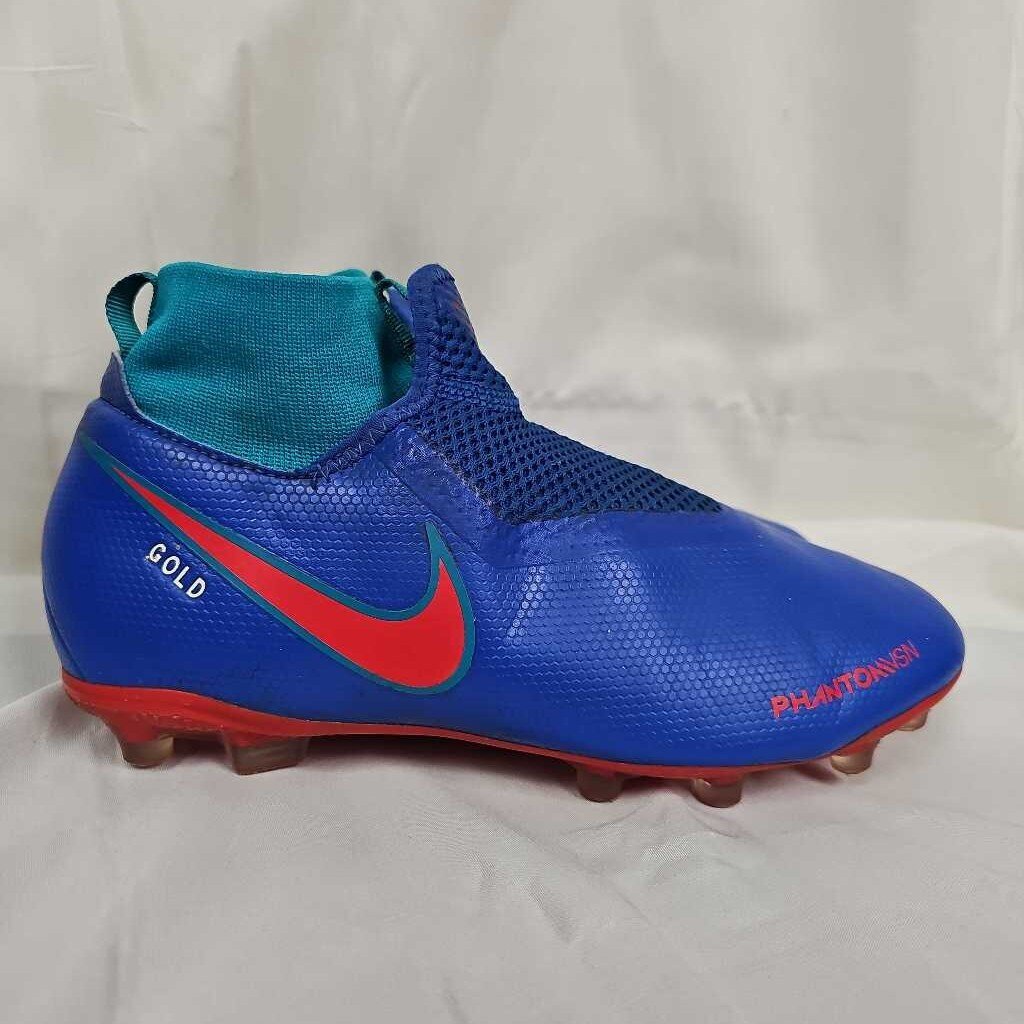 Nike Phantom VSN Soccer Cleats, Size 5