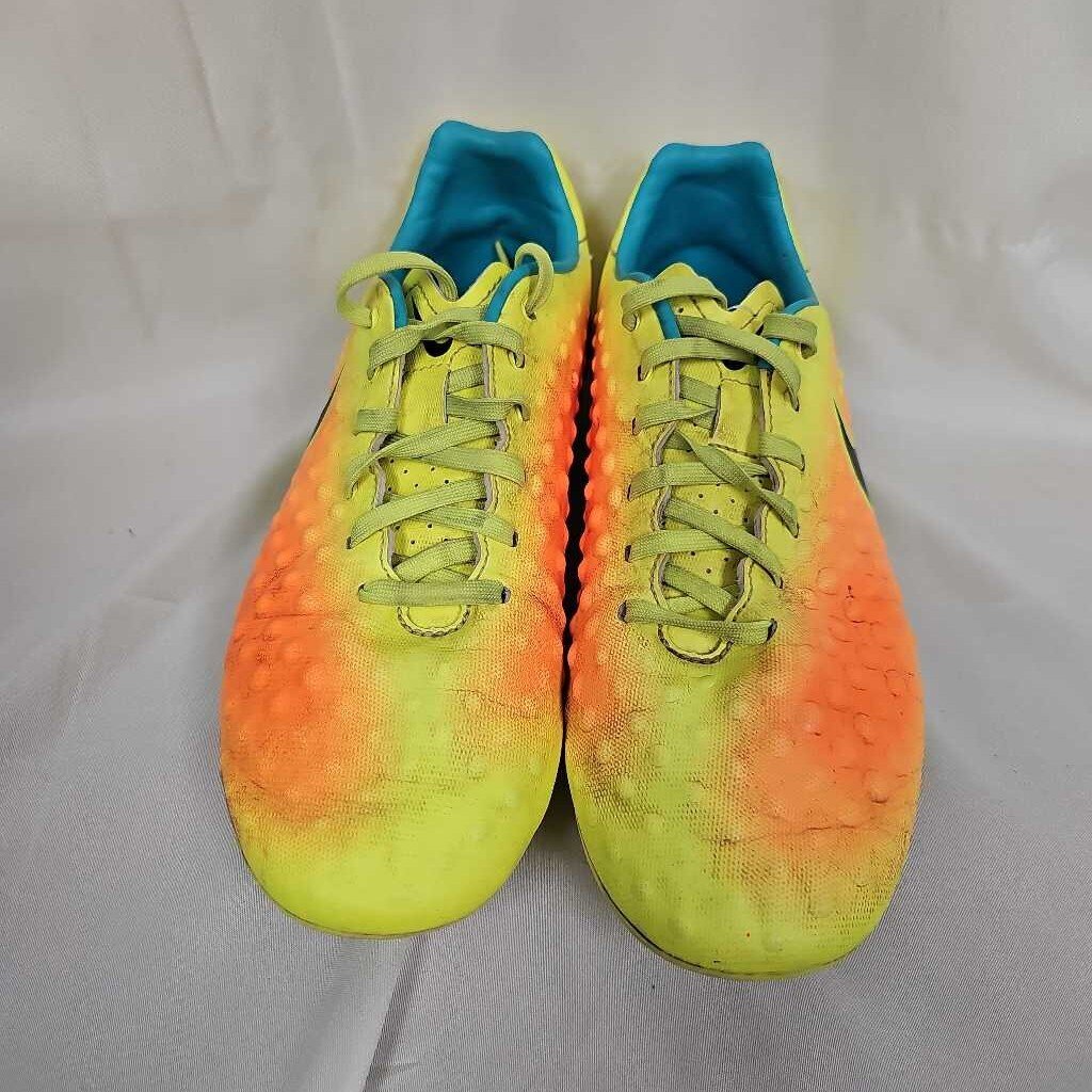 Nike Magista Soccer Cleats, Size 5.5