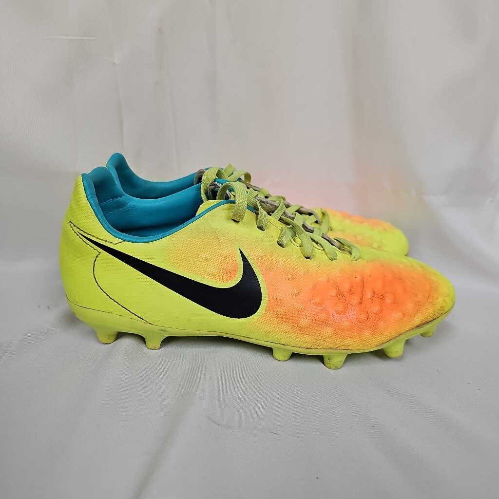 Nike Magista Soccer Cleats, Size 5.5