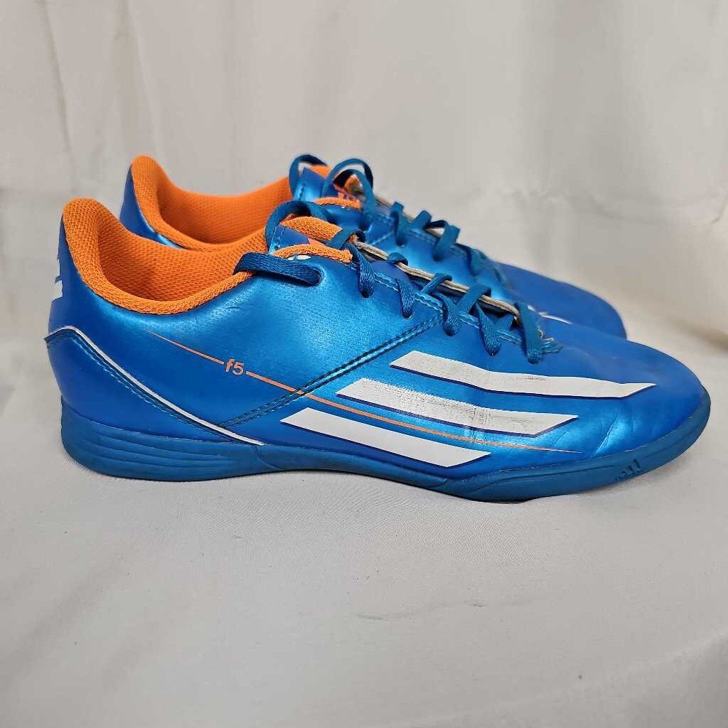 Adidas F5 Indoor Soccer Shoes, Size 4.5