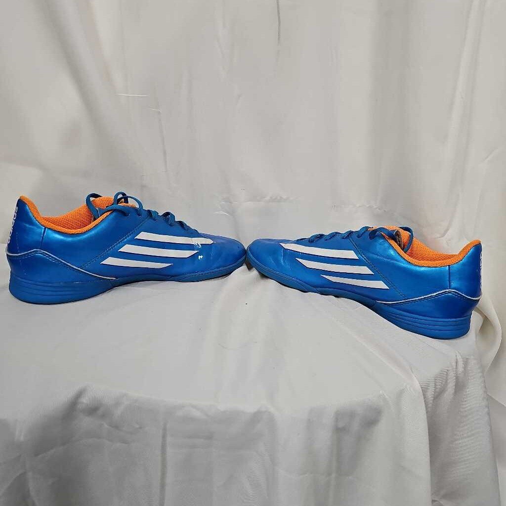 Adidas F5 Indoor Soccer Shoes, Size 4.5