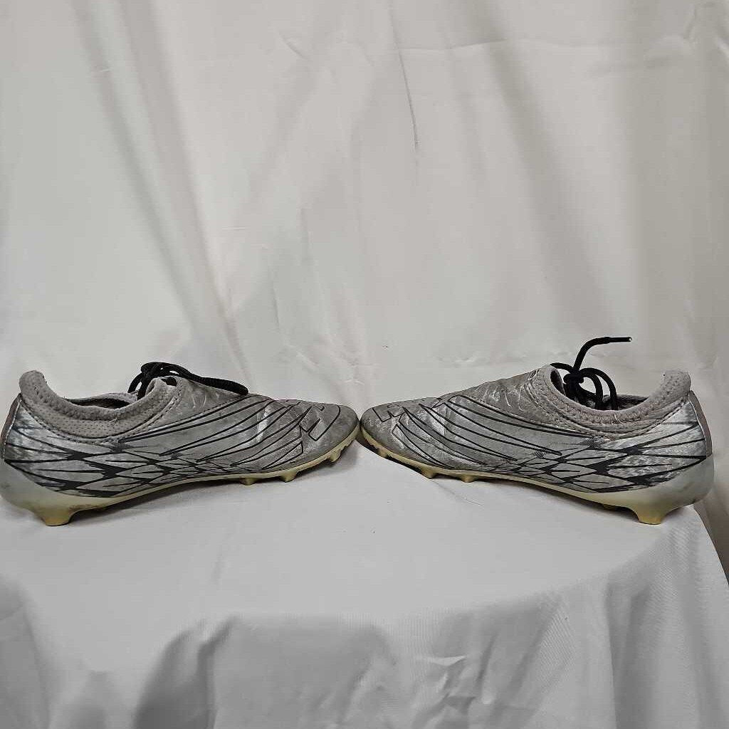New Balance Furon Kid's Soccer Cleats, Size 5