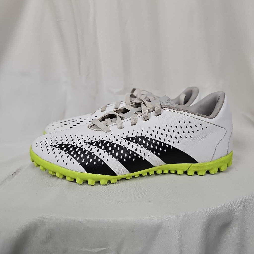 Adidas Predator Turf Shoes, Size 4.5