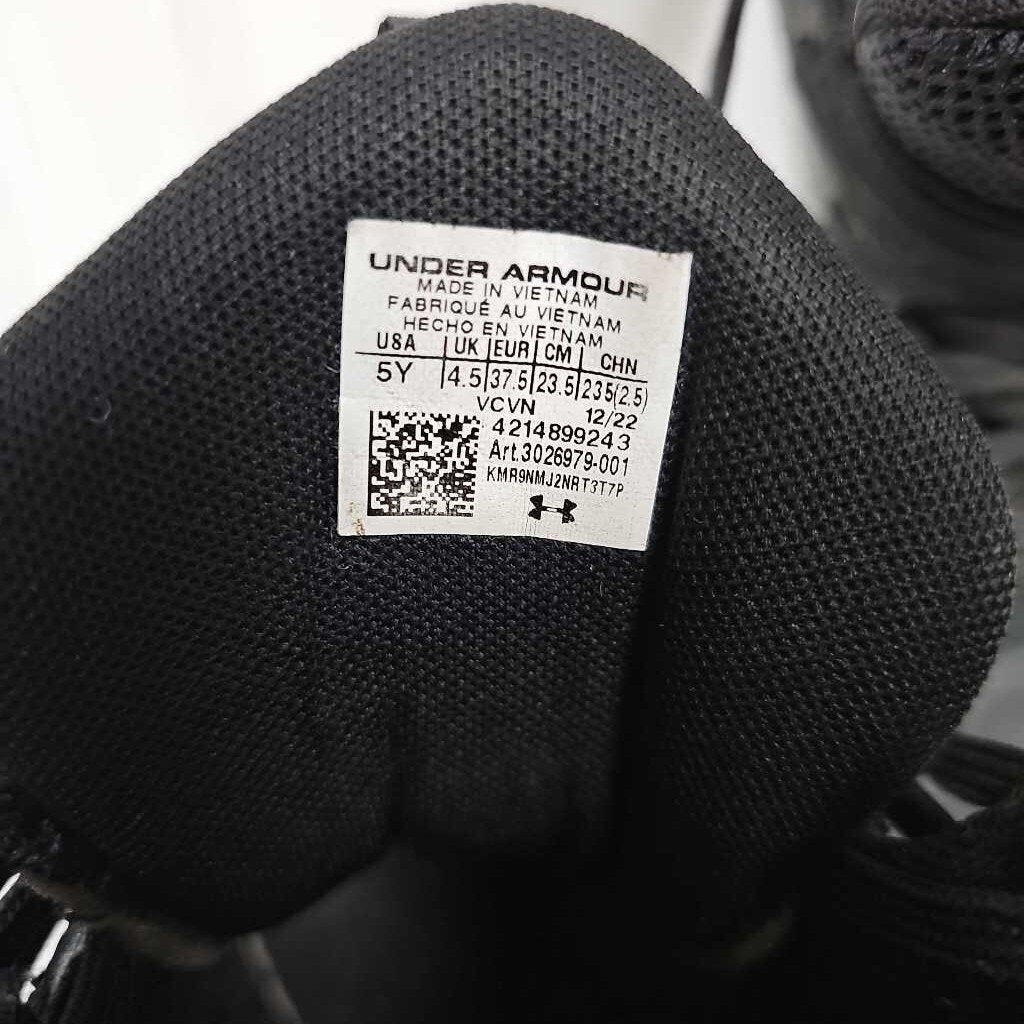 Under Armour Mid Lacrosse Cleats, Size 5