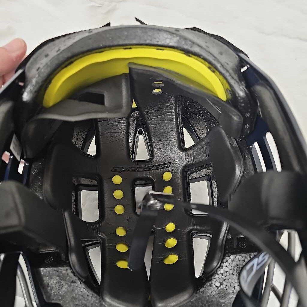 Cascade CS-R Youth Lacrosse Helmet