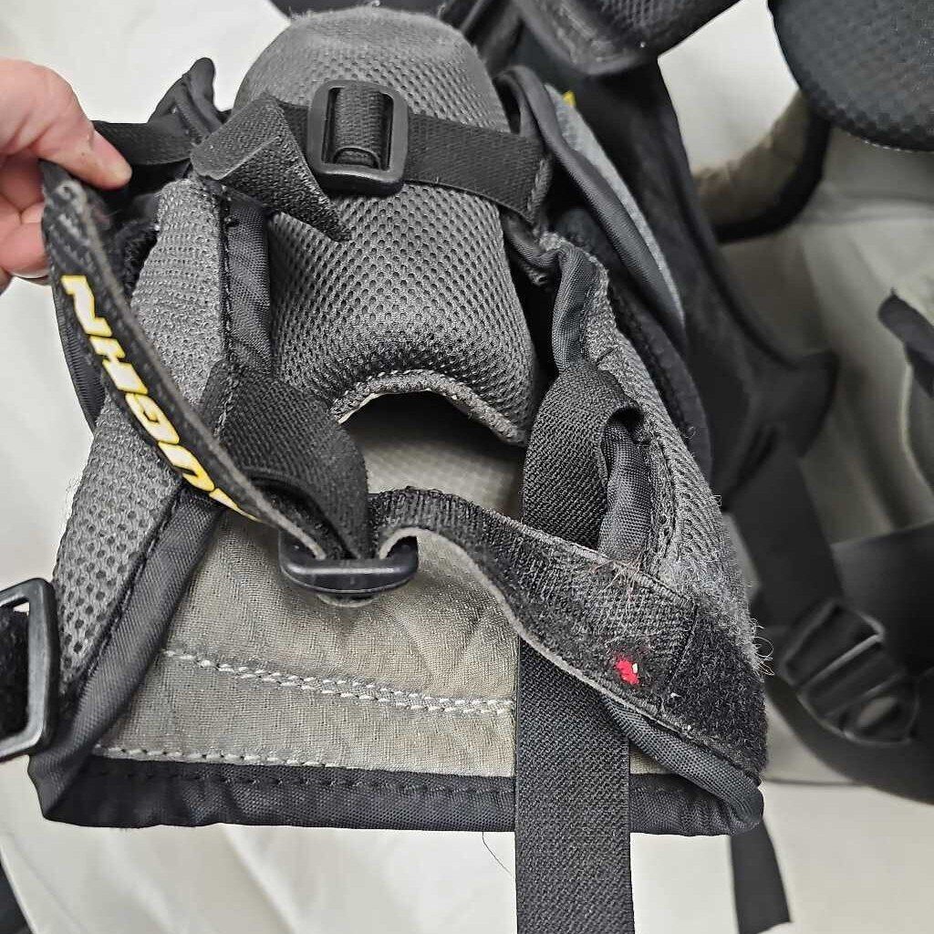 Vaughn Ventus SLR2 Pro Goalie Chest Protector, Senior Small