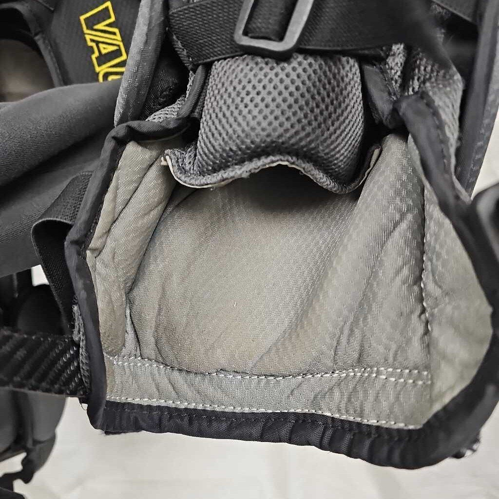 Vaughn Ventus SLR2 Pro Goalie Chest Protector, Senior Small
