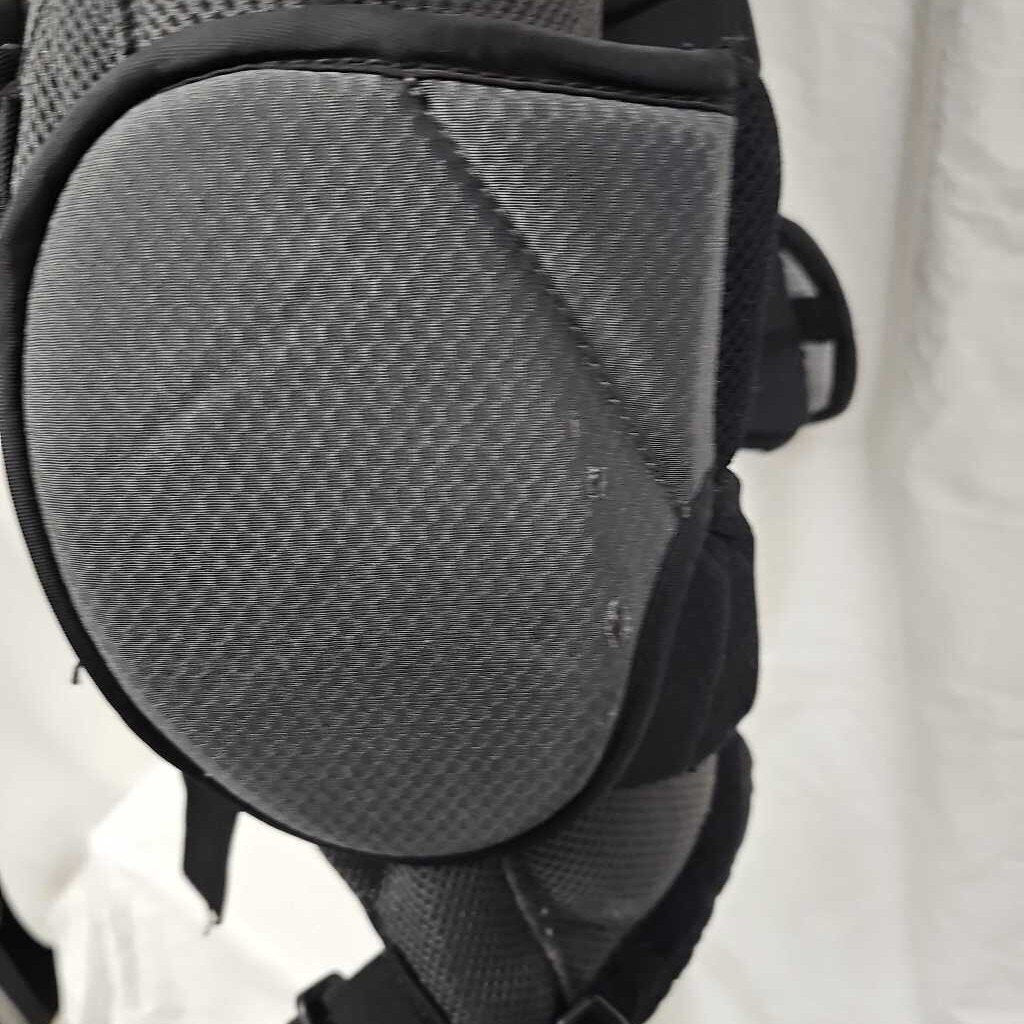 Vaughn Ventus SLR2 Pro Goalie Chest Protector, Senior Small