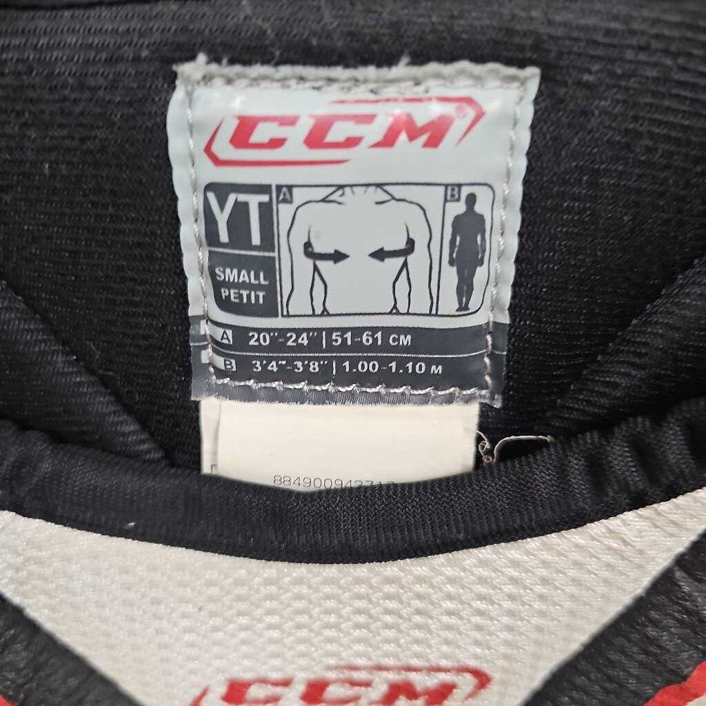 CCM U+ Fit 03 Hockey Shoulder Pads, Size Youth Small