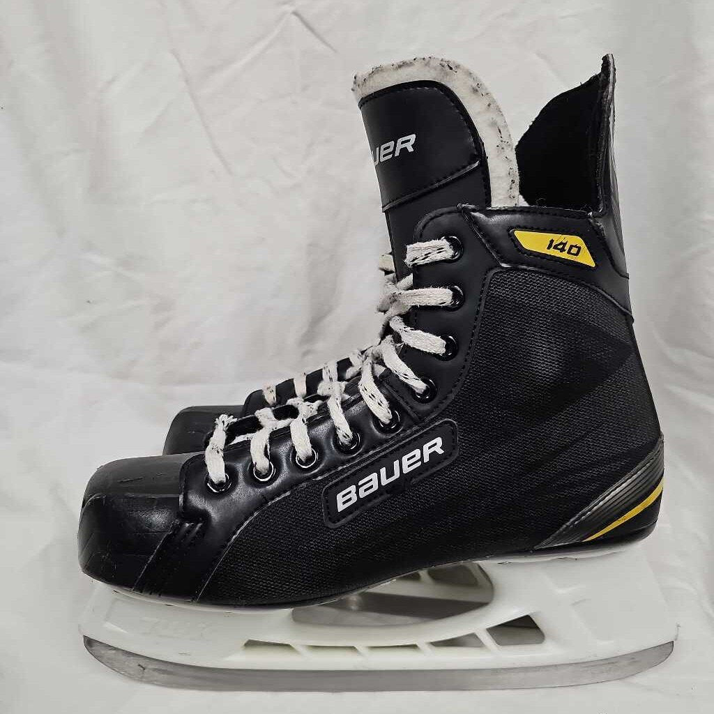 Bauer Supreme 140 Hockey Skates, Size 9