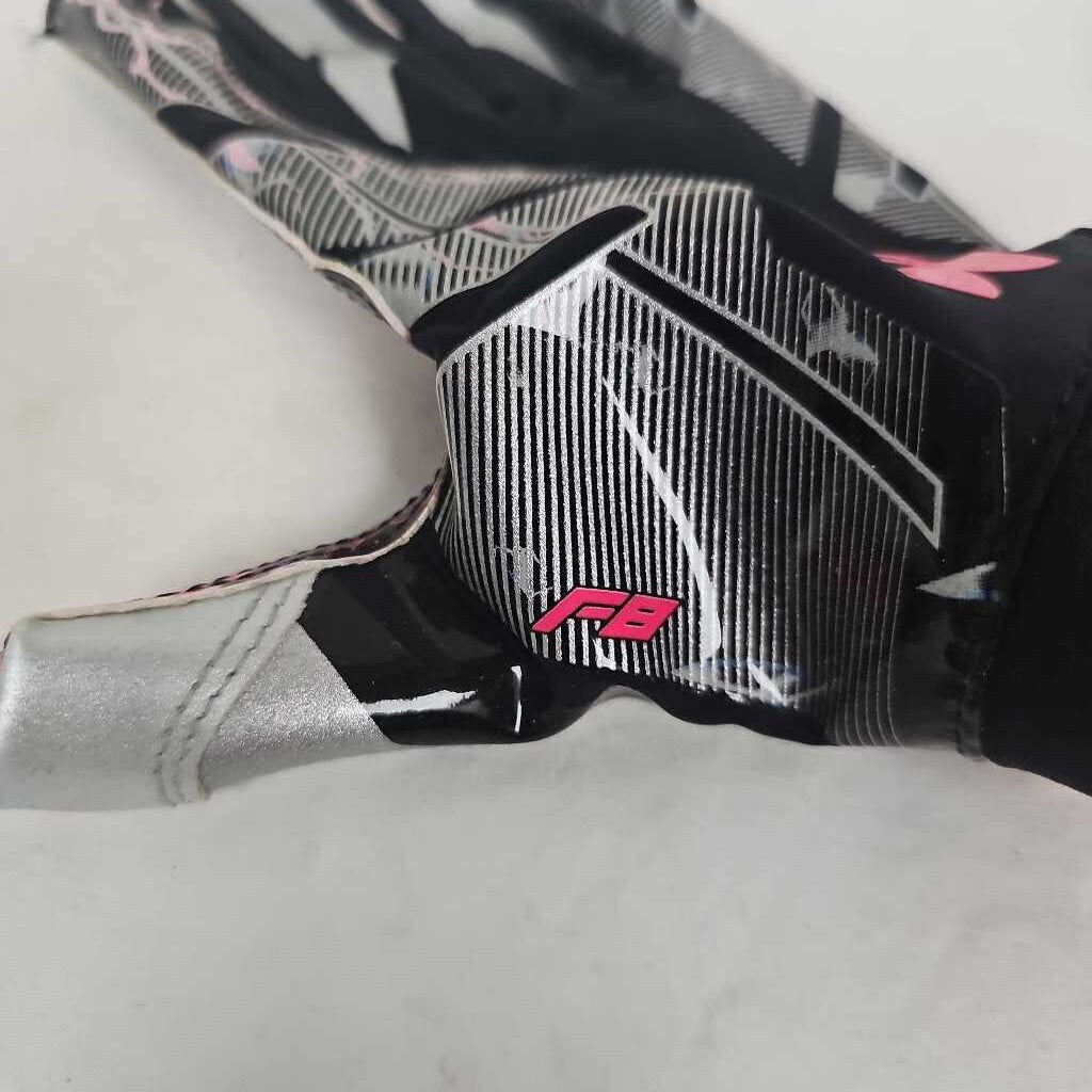 Under Armour F8 Nitro Youth Football Gloves, Youth Small