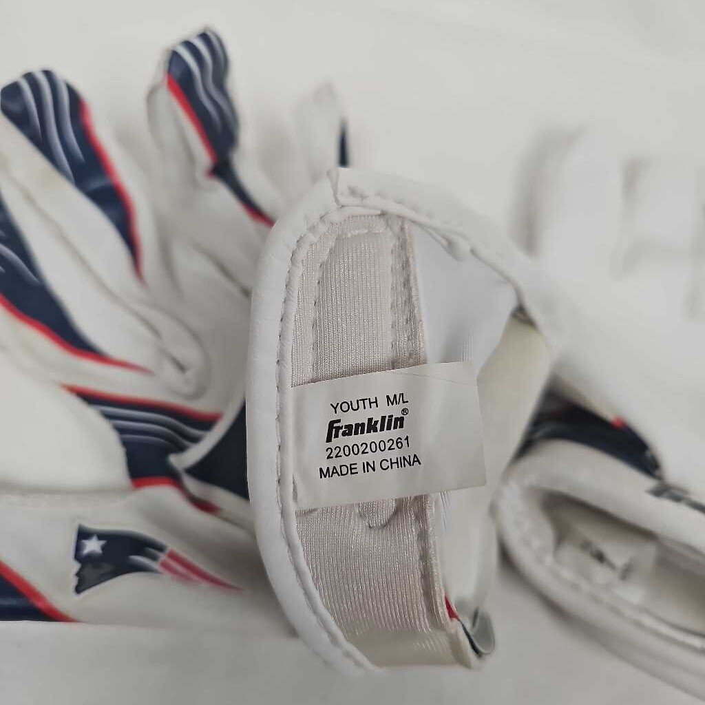 Franklin NFL New England Patriots Youth Football Gloves, Youth M/L