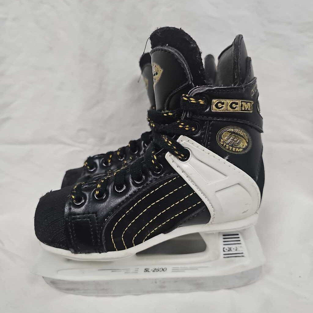 CCM Super Tacks 652 Youth Hockey Skates, Size Y8