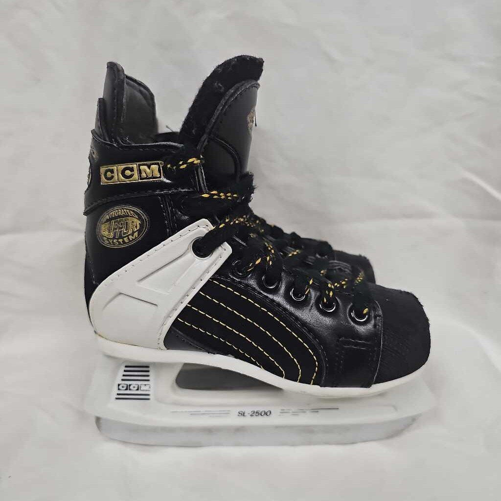 CCM Super Tacks 652 Youth Hockey Skates, Size Y8