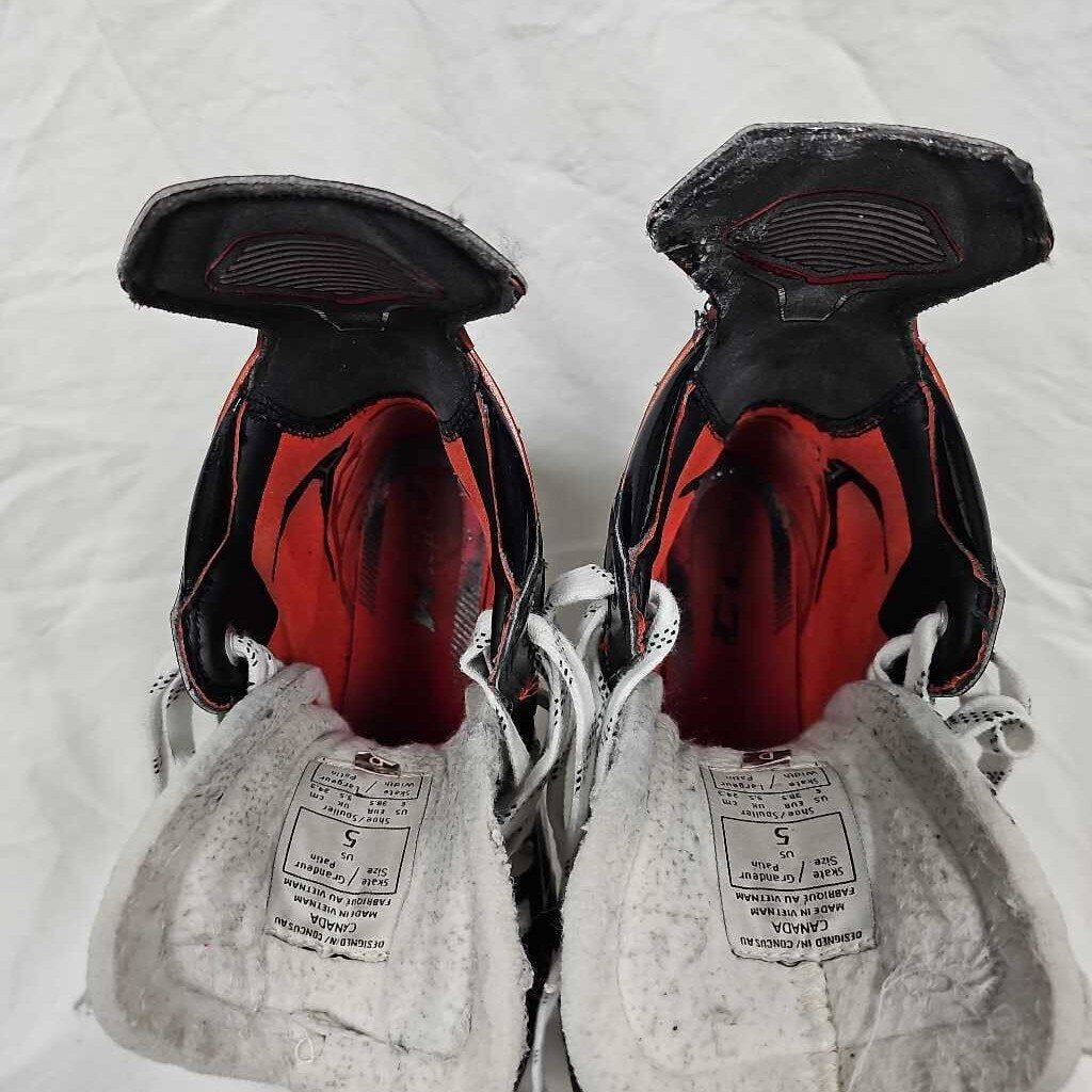 CCM Jetspeed FT490 Hockey Skates, Size 5