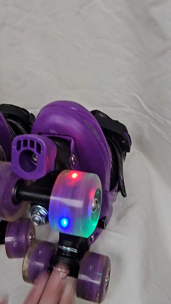 Fyhart Light up Adjustable Roller Skates, Sizes 1-4