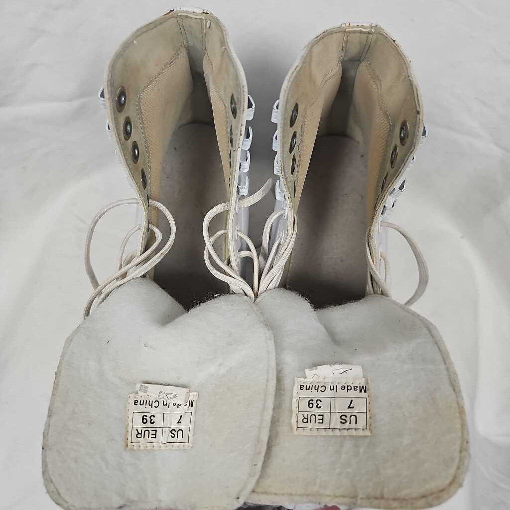 American Athletics Women's Figure Skates, Size 7