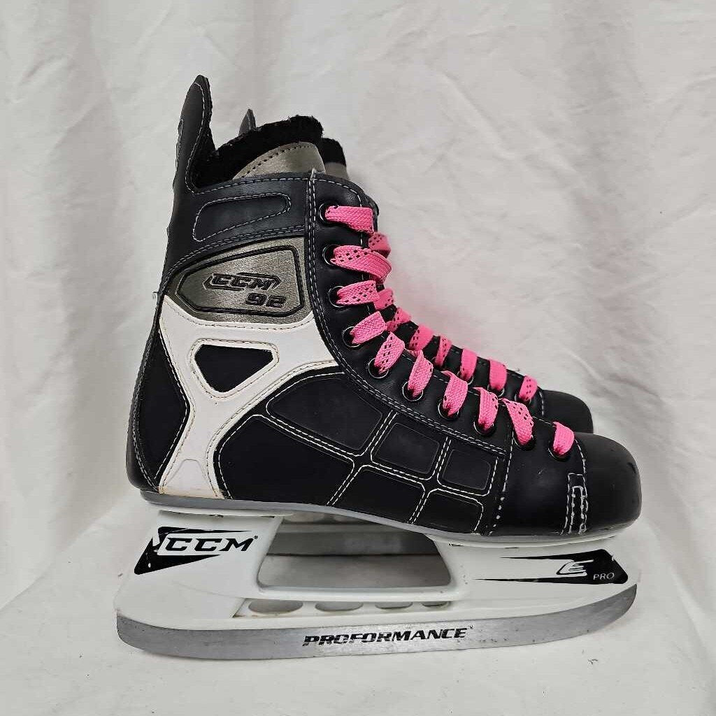 CCM 92 Hockey Skates, Size 7