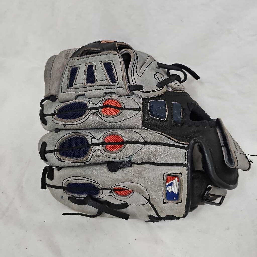 Wilson EZ Catch A425 T-Ball Glove, 9.5"
